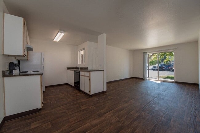 Photo - 1001 NE Briarcreek Way