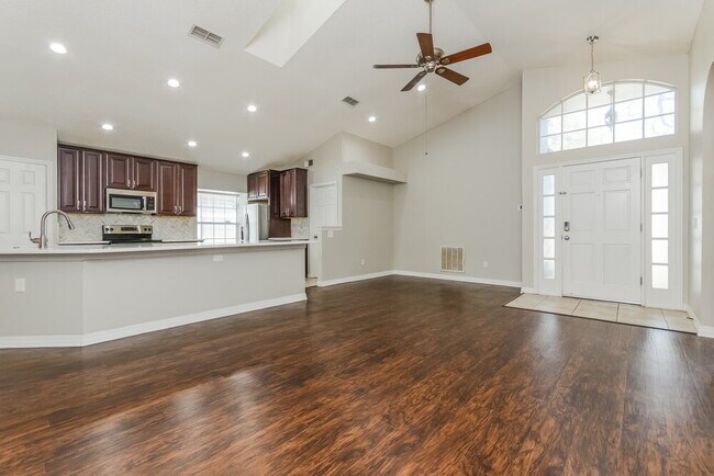 Photo - 1598 Royal Oaks Dr