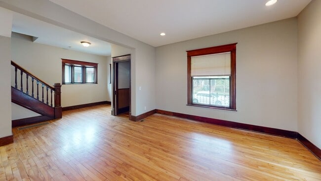 Photo - 4-Bedroom House Close to U of M Campus