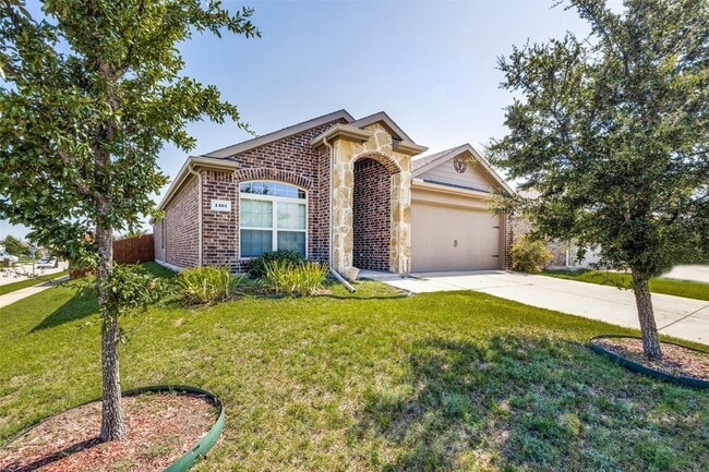 Building Photo - 1101 Rainer Dr