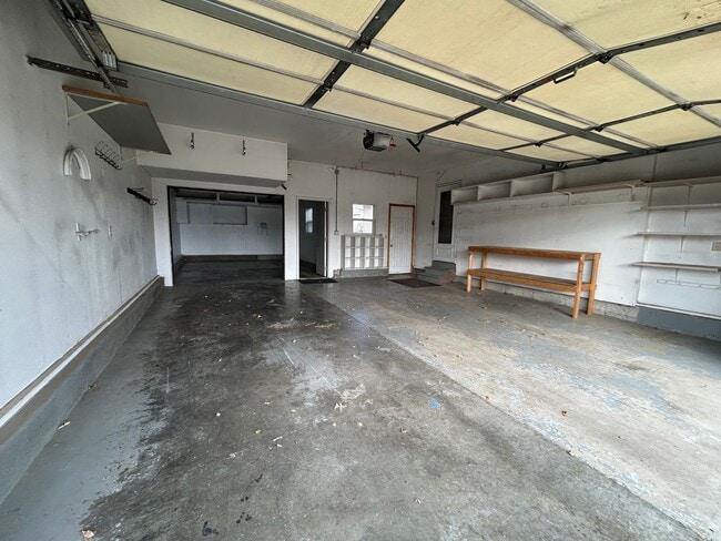 Photo - Spacious 5-Bedroom Family Haven with Modern Amenities