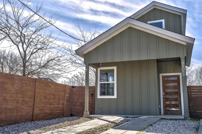 Photo - 6505 Porter St