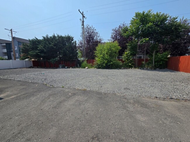 Photo - Beautiful Townhouse Available Now! Move In... Unit D