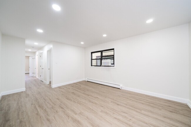 Photo - 213 Manhattan Ave Unidad 2