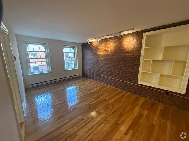 Building Photo - 94 West Cedar St Rental