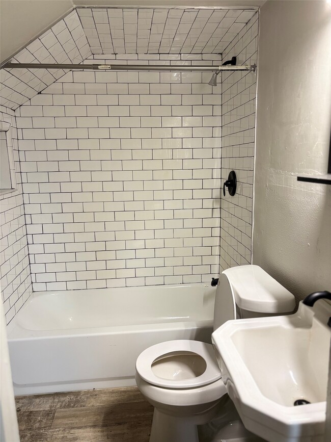 Photo - 118 N Hagerman St