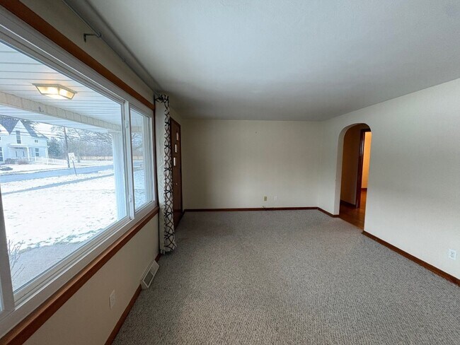 Photo - 1115 Lake St