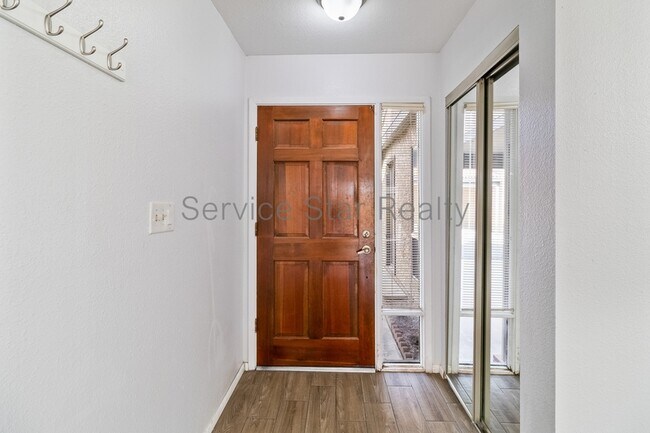 Photo - 3033 N 37th St