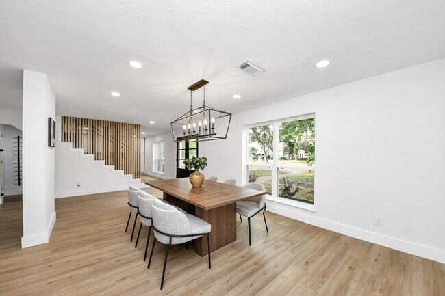 Photo - 5614 Oakhaven Ln