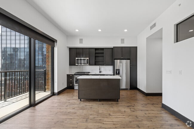 1BR, 1BA - 727SF - Living Room