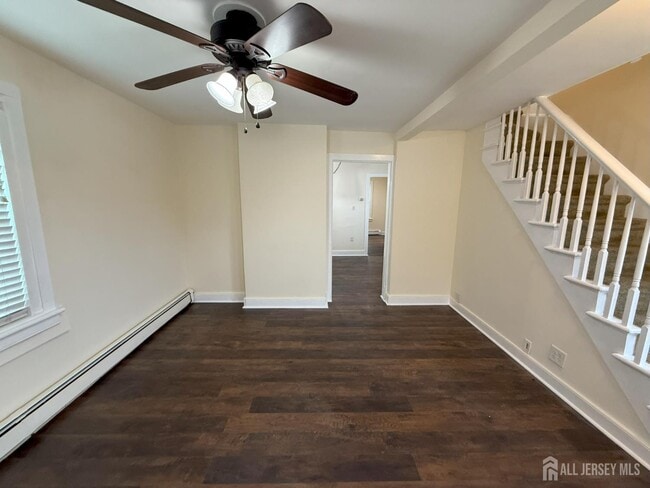 Photo - 861 Georges Rd