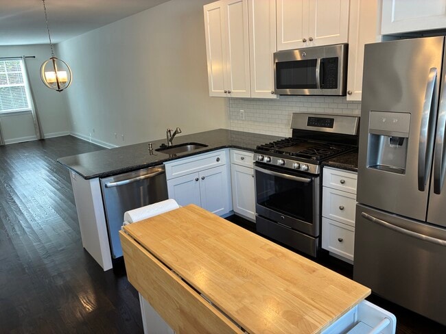 Photo - 605 Apple St