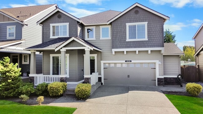 Building Photo - Downtown Puyallup 4 bedroom + Bonus + Office Rental