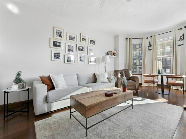 Photo - 411 Marlborough St Unidad 9