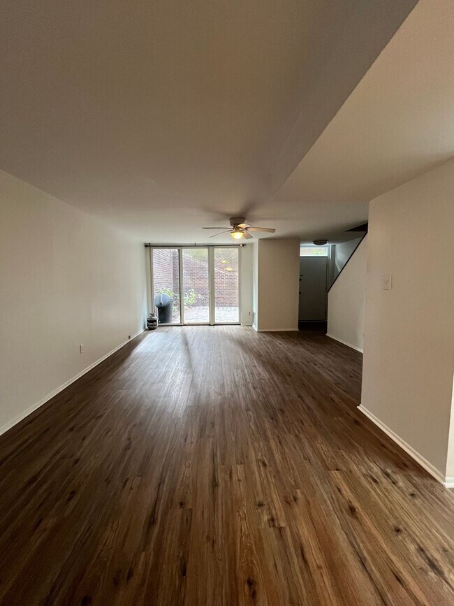 Photo - Spacious Three Bedroom Townhome in Society...