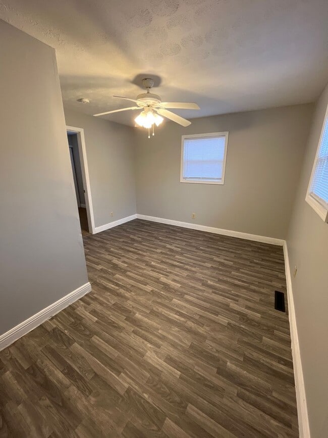 Photo - 3 Bedroom 1 Bathroom Single Family Home wi...