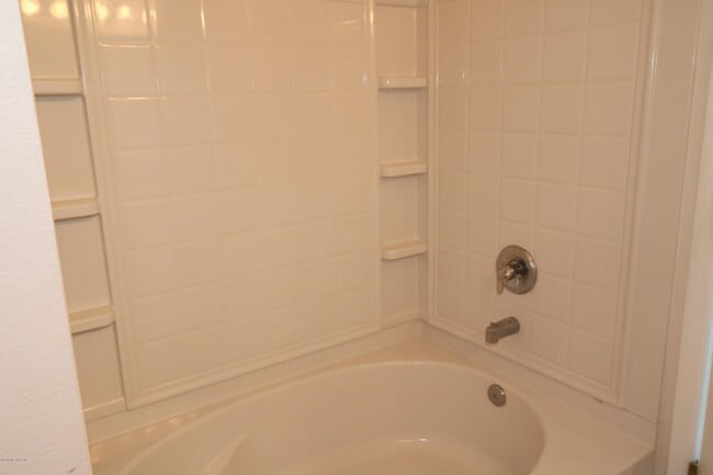 Photo - 584 Crystal Way