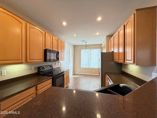 Building Photo - 4805 E Wagoner Rd