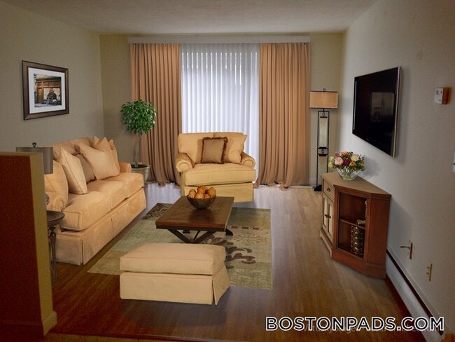 Photo - 230 Babcock St Unit 3G