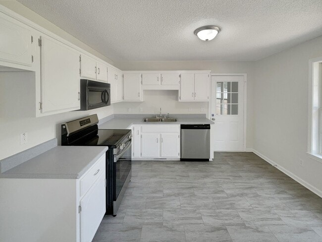Photo - Cute 2 Bedroom 2 Bath Home with a 2 Car Garage!