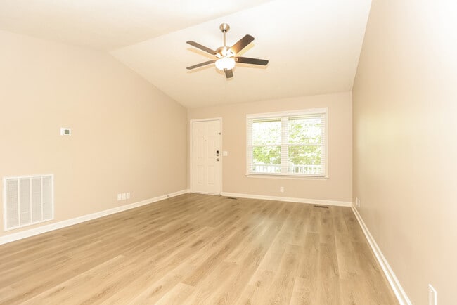 Photo - 415 Country Village Dr