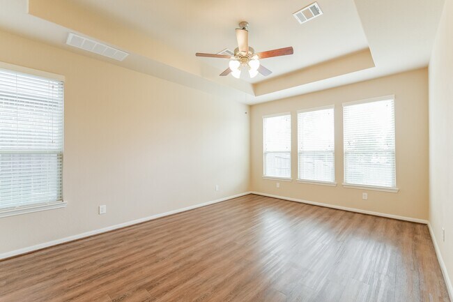 Photo - 143 N Greatwood Glen Pl