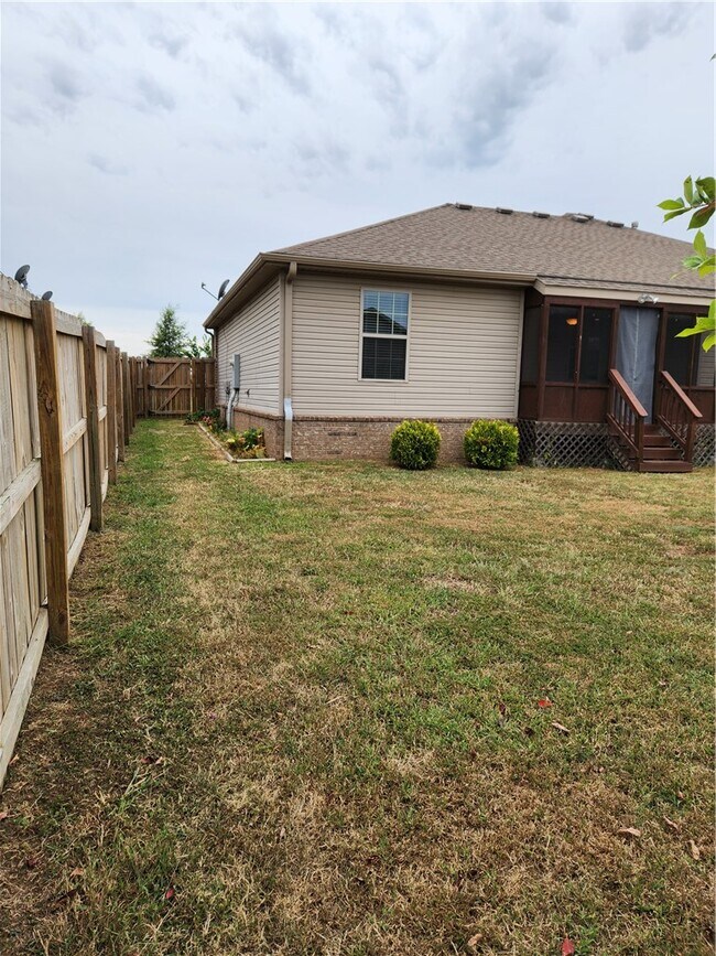 Photo - 705 Olivia Ln