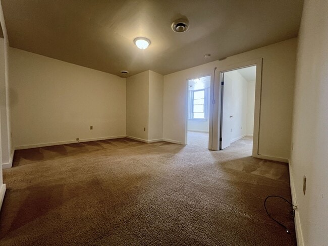 Photo - Fantastic Oakland 2Br! Great Location on t... Unit 3528#2