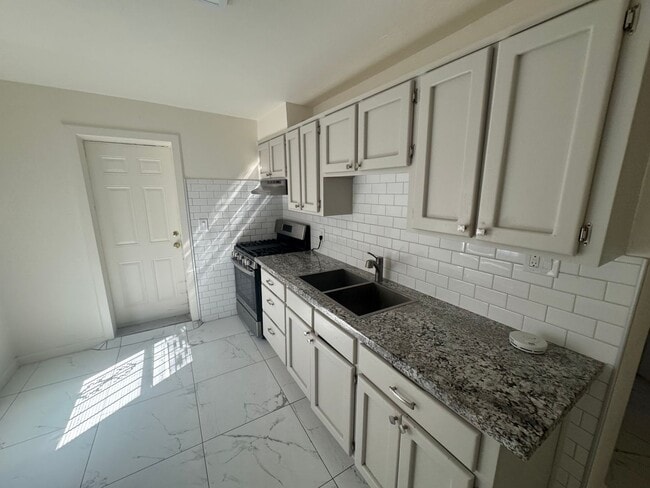 Photo - 332 W Illinois St Unidad 2