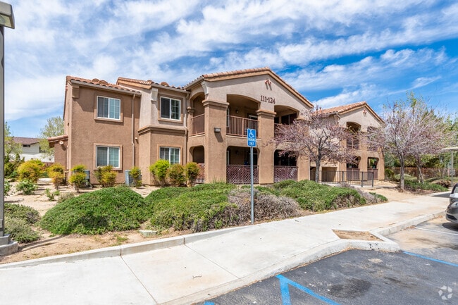 Photo - Twin Palm Apartments