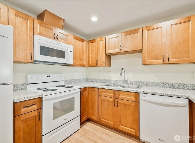 Photo - 12202 NE 39th St