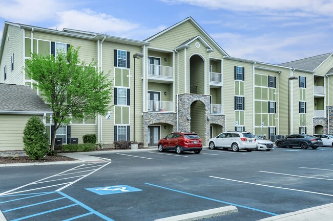 WELCOME TO YOUR NEW HOME AT MONARCH APARTMENTS IN CHATTANOOGA, TENNESSEE - Monarch Apartments