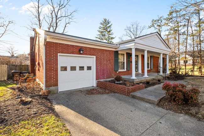 Photo - 318 Castleview Dr