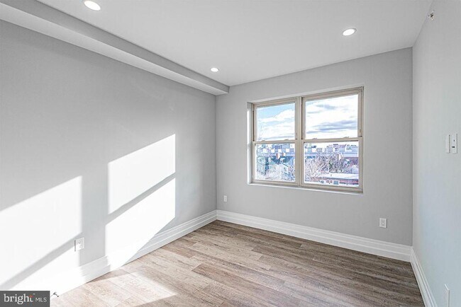 Photo - 526 Brown St Unit 205