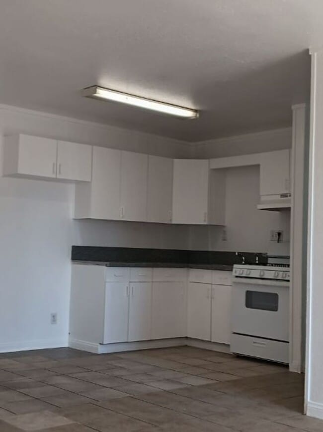 Photo - 2601 Columbus St Unidad C60