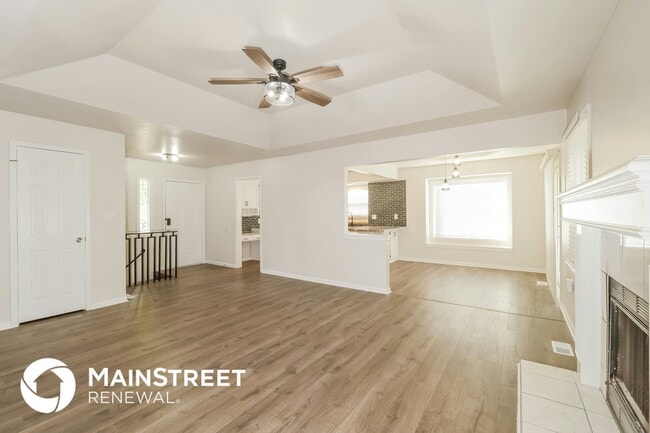 Photo - 109 NW Chestnut St