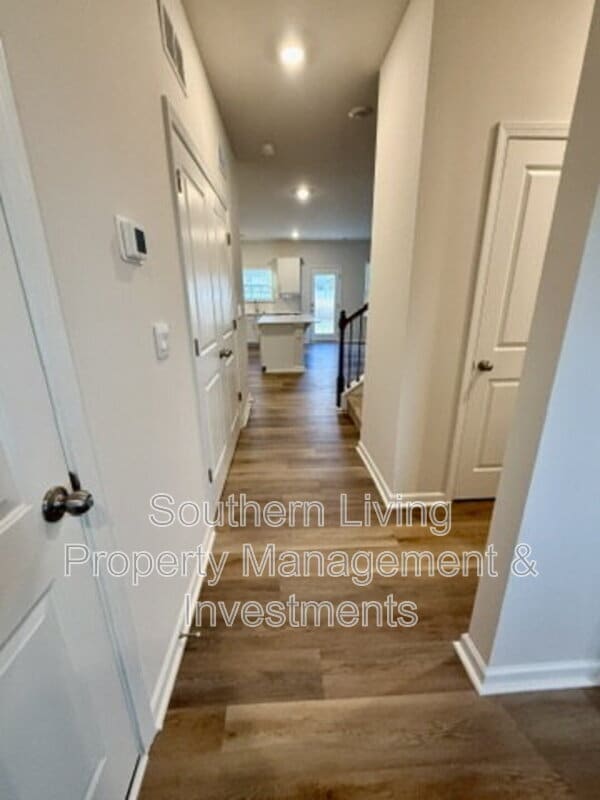 Photo - 1413 Secrest Cmns Dr