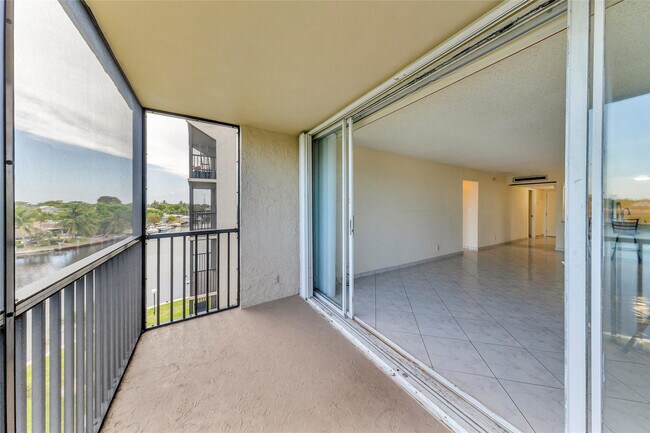 Photo - 7 Royal Palm Way Unit 4080