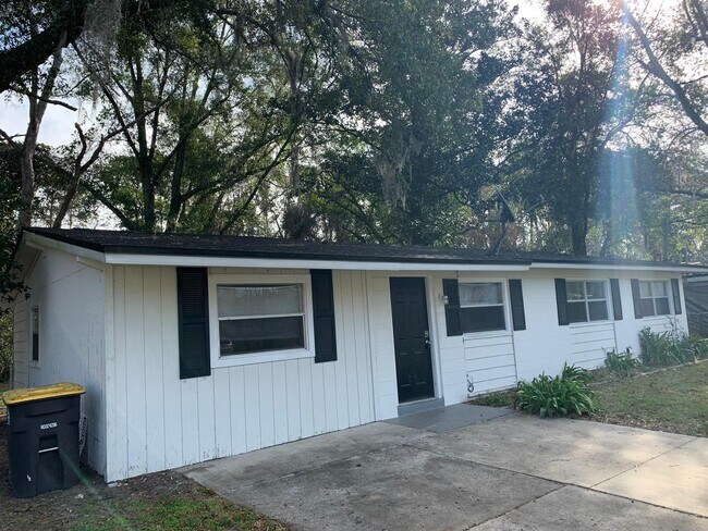 Photo - 893 Westgate Dr