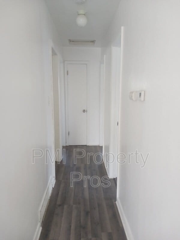 Building Photo - 5658 N 61st St Rental