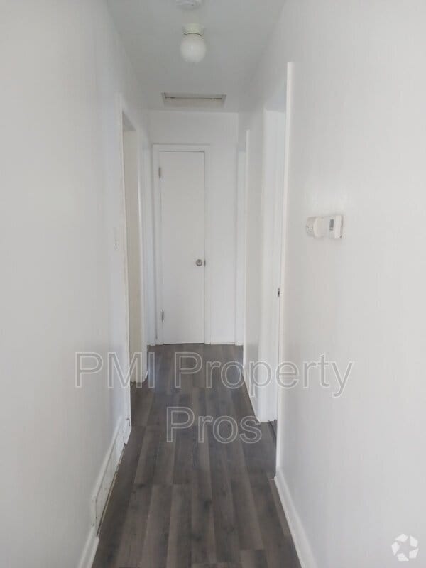Building Photo - 5658 N 61st St Rental