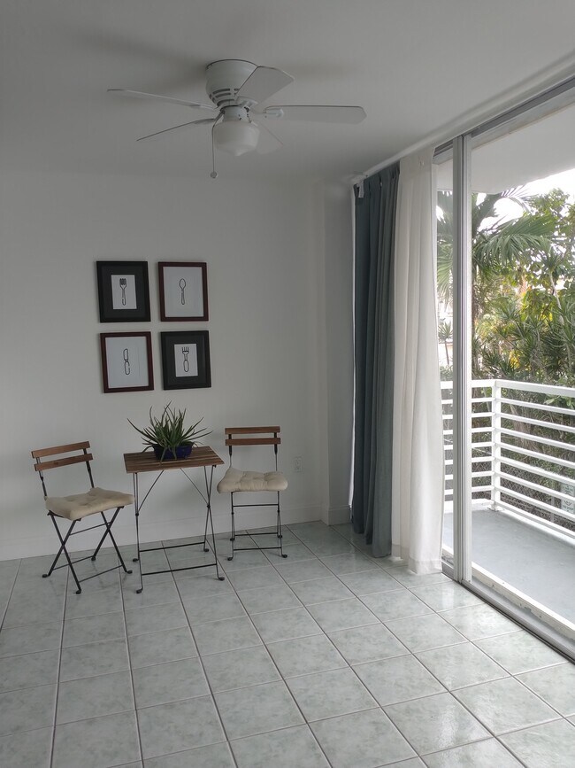 Photo - 7800 Carlyle Ave Unit 2