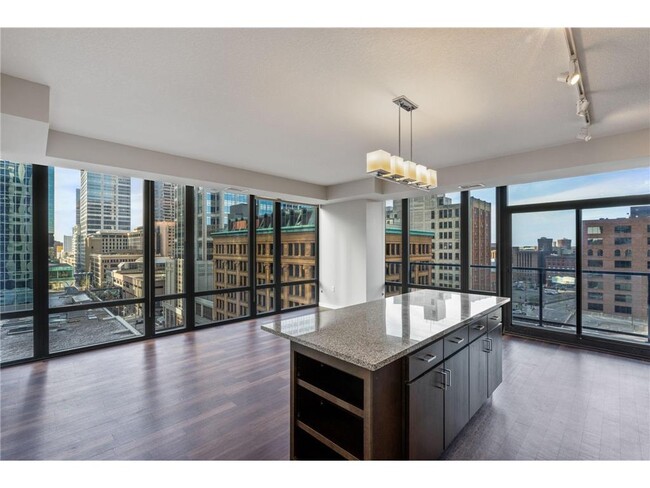 Building Photo - 497 S Marquette Ave Unit 2008 Rental