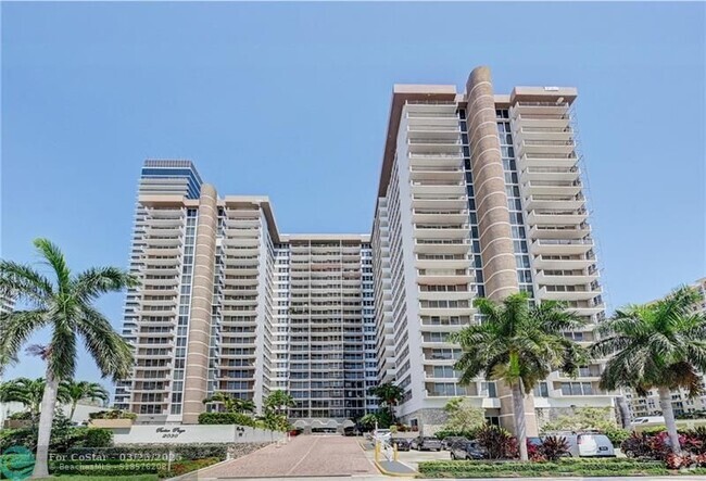 Building Photo - 2030 S Ocean Dr Unit 807 Rental