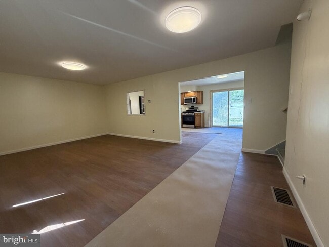 Photo - 322 W Nicholson Rd