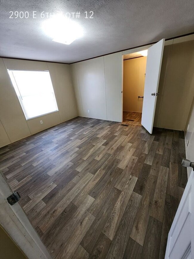 Photo - 2900 E 6th Ave