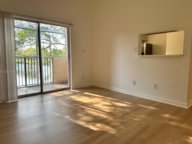 Building Photo - 631 Cypress Lake Blvd Unit O17