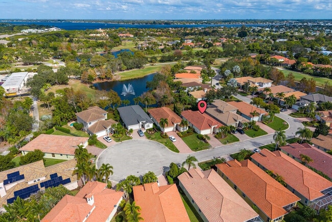 Photo - 844 SW Pebble Ln