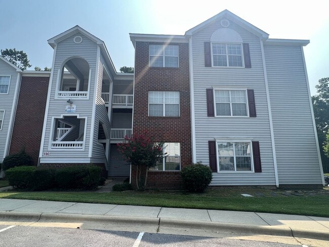 Building Photo - 309 Waterdown Dr