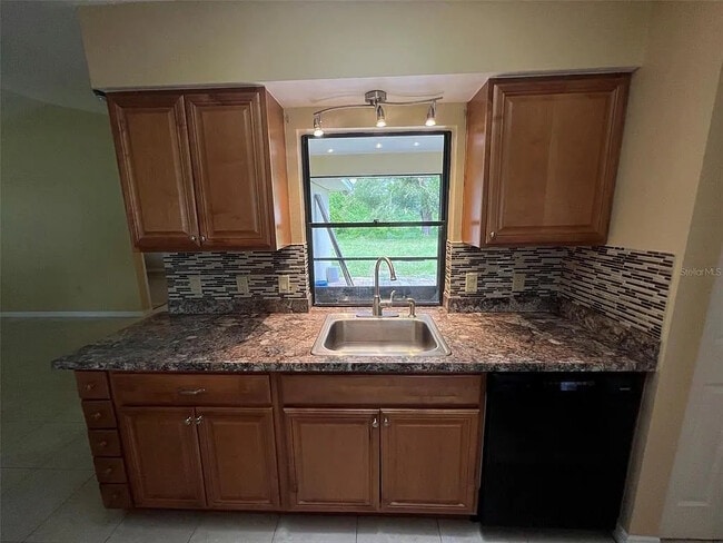 Photo - 7044 Denmark St